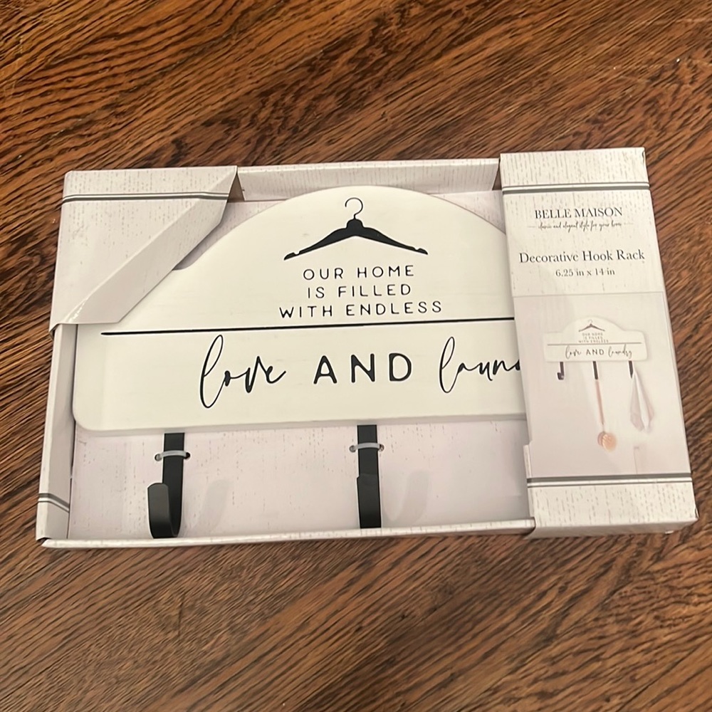 NWT BELLE MAISON DECORATIVE HOOK RACK